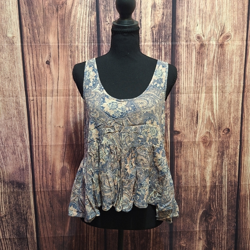 Ecote Stay Dressy Paisley Low Back Blouse Size Small!